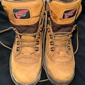 Redwing steel toe boots. Worn 1 time for work.